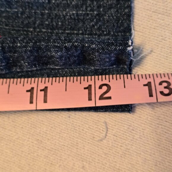 Lilly Pulitzer Women 6 Embroidered Strawberries Stretch Shorts Jean Cut Off - Picture 16 of 16